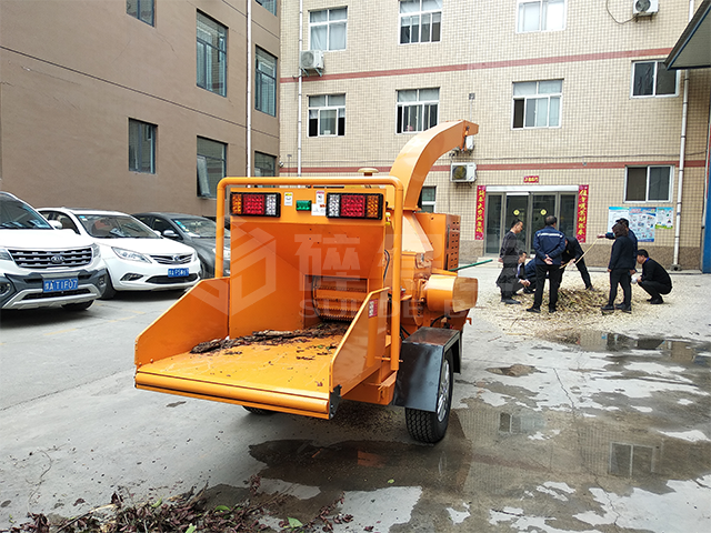 粉碎后的樹(shù)枝可以替代原木進(jìn)行生產(chǎn)