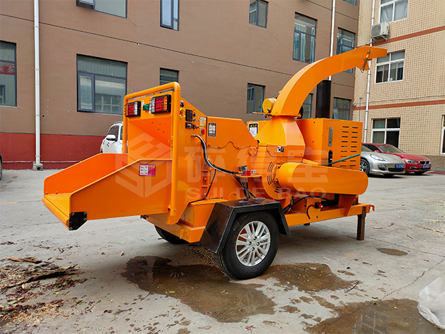 樹枝粉碎機(jī)是現(xiàn)代園林養(yǎng)護(hù)體系中的重要組成